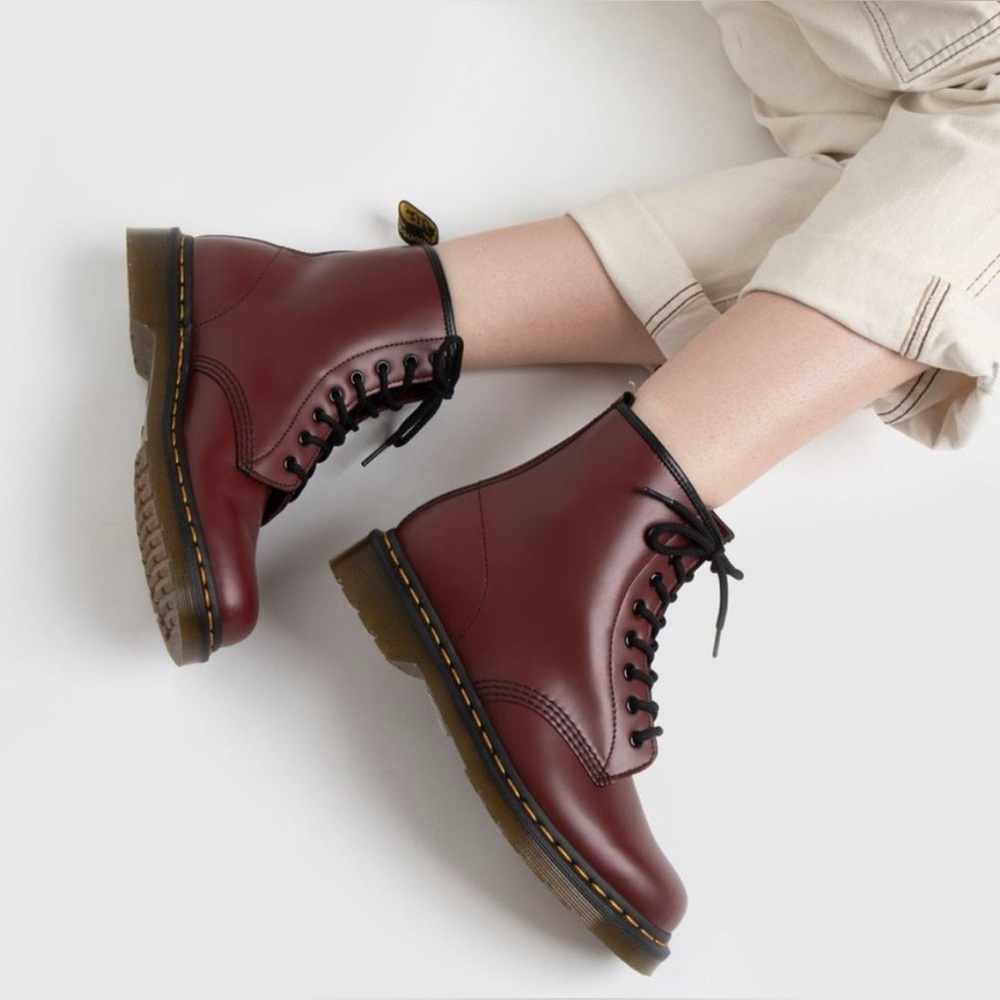 Dr. Martens 1460 smooth leather lace up boots